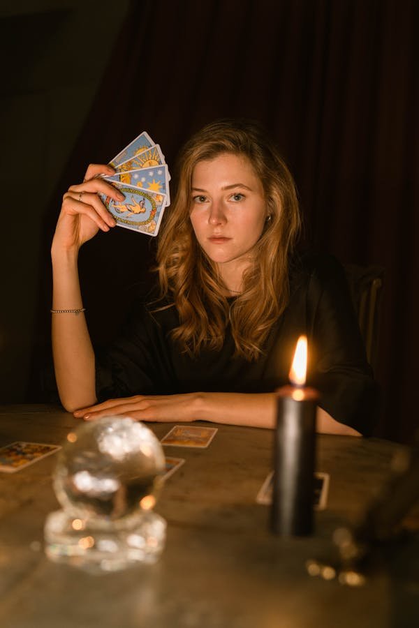Sarah, astrologue